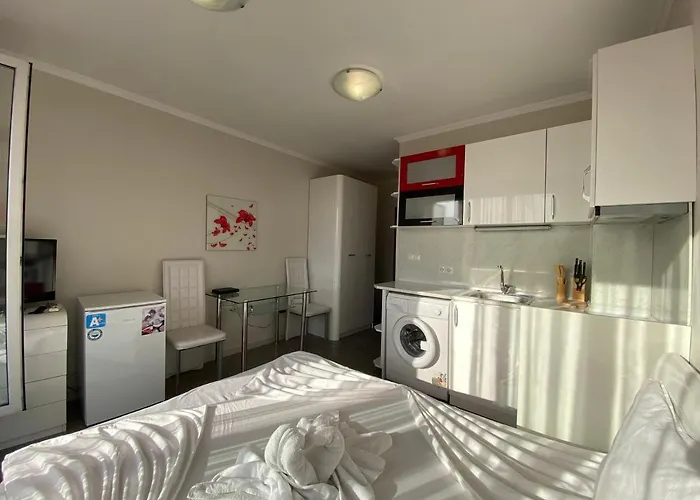 Admiral Plaza C52 Sunny *