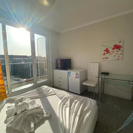 Admiral Plaza C52 Sunny Apartment