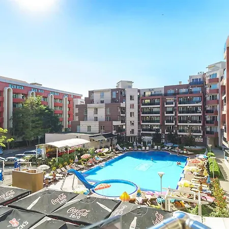 Admiral Plaza C52 Sunny Apartment *