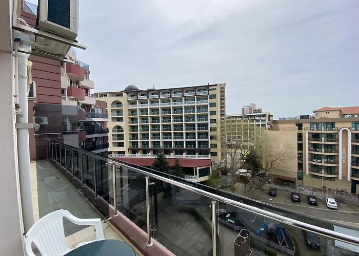 Admiral Plaza C52 Sunny Апартамент